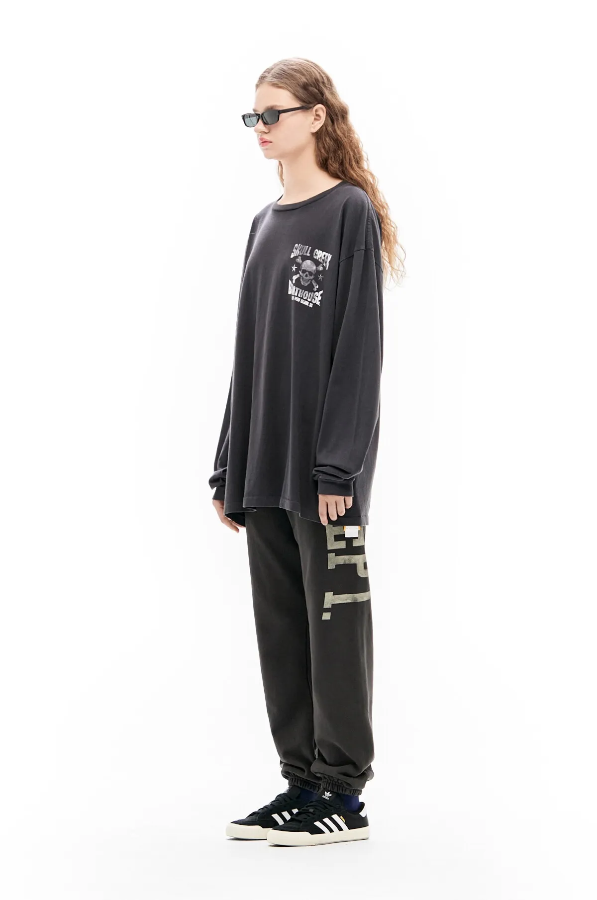 GALLERY DEPT. SKULL CREEK L/S TEE/BLK Glitter skull surf long sleeves, washed black S-XL, genuine development, correct version, garment dyed, washed and distressed, printing has a full sense of distress
